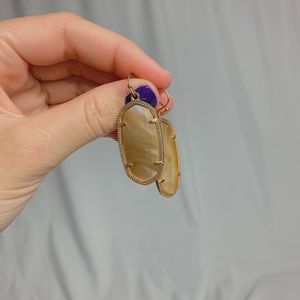 KENDRA SCOTT ELLE EARRINGS IN MARBLE NUDE & GOLD